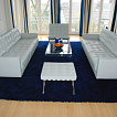Florence Knoll, das 3-er Sofa, in einer schönen Umgebung.