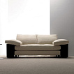 Eileen Gray Lota Sofa, mit einem Beistelltisch. 